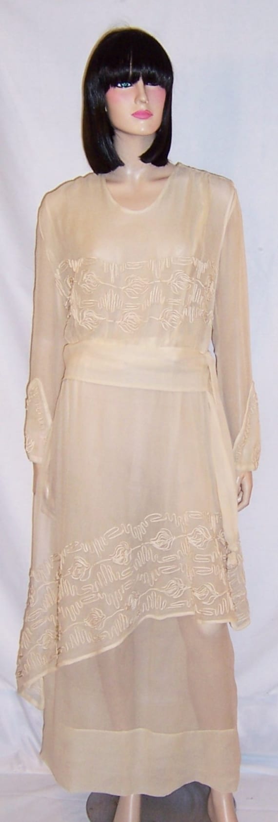 Edwardian Ivory Silk Chiffon Tea Gown in the Arts… - image 1