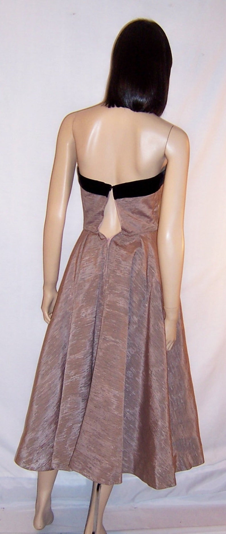 1950's Elegant Muted Pink and Black Velvet Gown with Bolero Jacket image 5