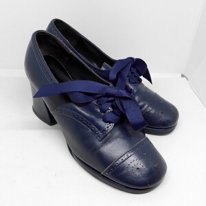 1968-1970 Vintage Navy Leather Oxford/Brogue Style Shoes by Cantatas image 2