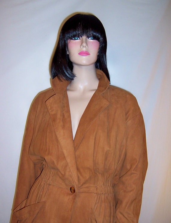 Soft Suede Ochre-Colored Women's Suit - image 4