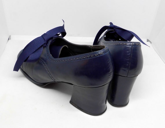 1968-1970 Vintage Navy Leather Oxford/Brogue Styl… - image 7