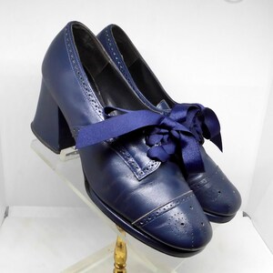 1968-1970 Vintage Navy Leather Oxford/Brogue Style Shoes by Cantatas image 3