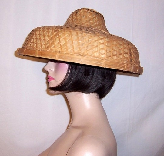 Large Chinese Banana Leaf and Bamboo Lattice Hat - Etsy display picture 3