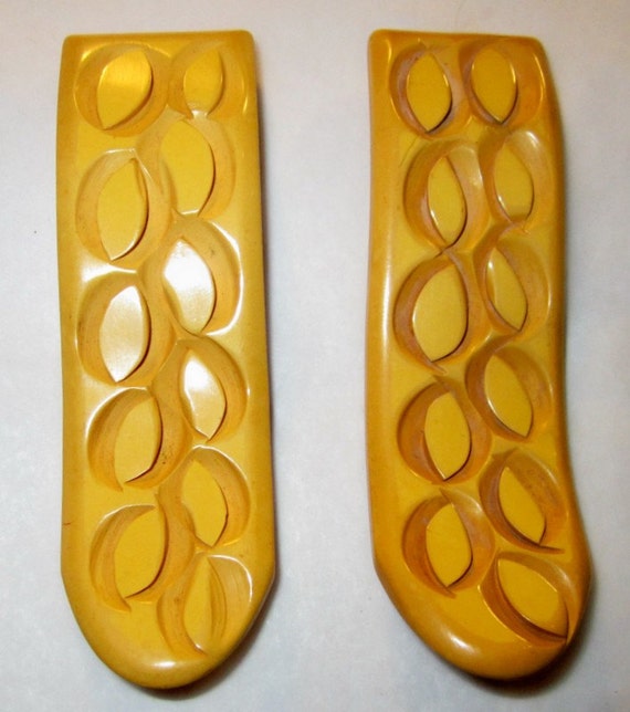 Excellent Pair of Carved Butterscotch Bakelite Dre