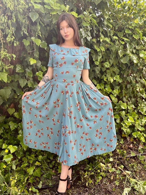 1940s Blue Leaf Print Cotton Dress