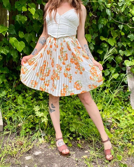 1960s orange floral pleated skirt - image 2