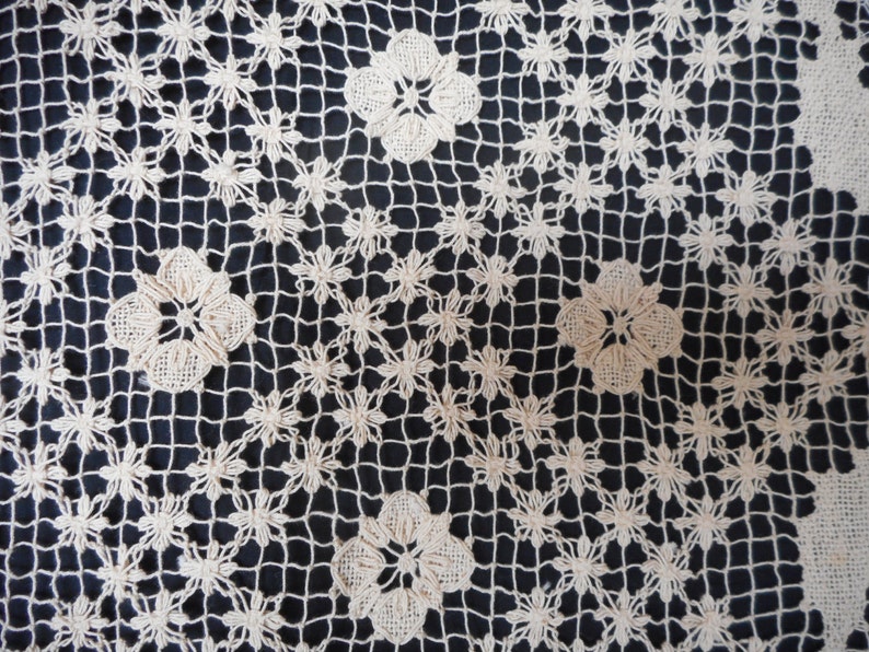Vintage Handmade Knotted Filet Lace Tablecloth / Doily, Ecru Cotton ...