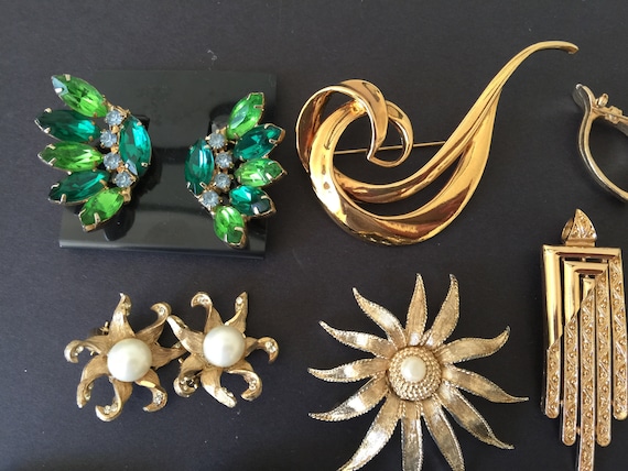 Vintage Costume Jewelry, Sarah Coventry Brooch, A… - image 2