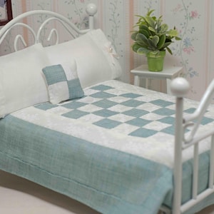 Green Dollhouse Bedding, 1 12 Scale, 6 Piece Doll Bed Quilt Set, Mini Throw Pillow, Miniature Comforter, Dolls House Blanket, Mini Bedspread