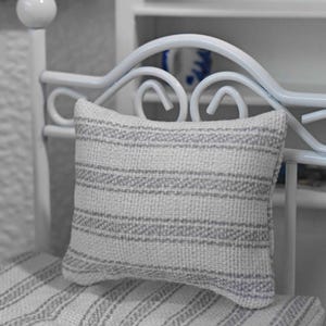Dollhouse Bed Pillow, 1 12 Scale, Old Fashion Country Style, Handmade Miniature Dolls House Accessories