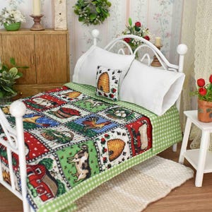 Dollhouse Full Double Farmhouse Bedding, 1 12 Scale, 6 Piece Doll Bed Quilt Set, Mini Bed Pillows, Comforter Bedspread, Dolls House Blanket