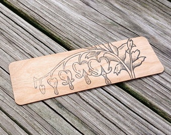 Marcador tipográfico de madeira de corações sangrando | Guarda-páginas de madeira floral delicado