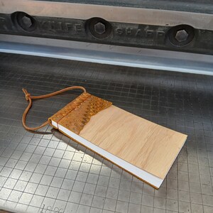 Libro de listas rústico para colgar / Encuadernación japonesa con punzón / Bloc de notas con tapa de madera y cuero jaspeado