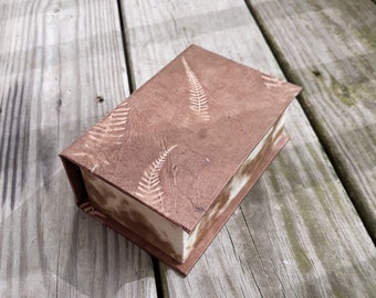 Caixa robusta de baralho de tarô de samambaia de floresta marrom | Decoração de Altar do Oráculo de Bruxaria