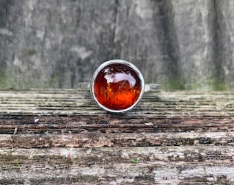 Anillo de cianita naranja - Anillo apilable de cianita - Plata de ley - Anillo de cianita naranja - Anillo apilable naranja - Banda de anillo martillada - Anillo de cianita