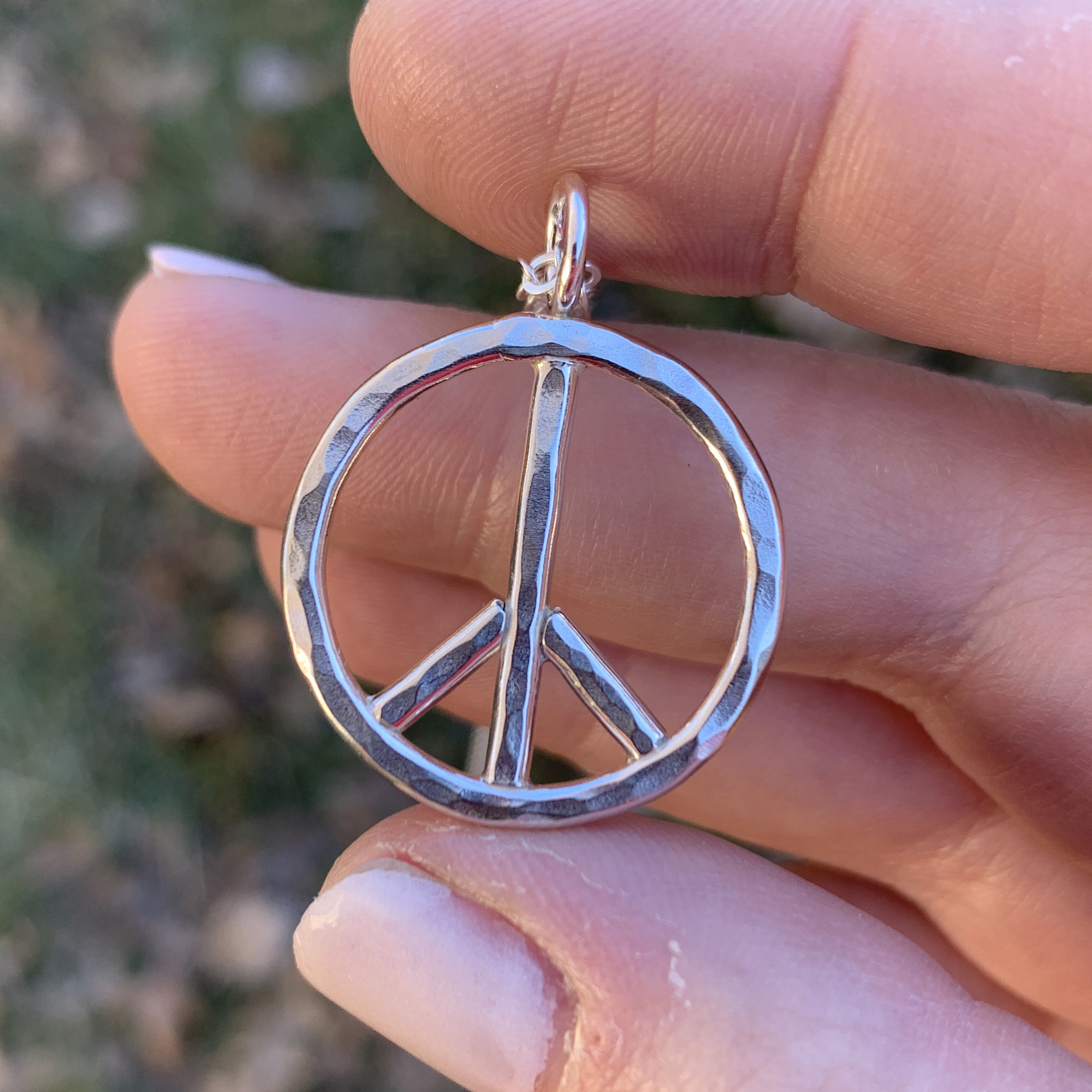 LCY-22498 Peace Sign Necklace – Sadie Green's – Sea Glass Jewelry – Vintage  Reproduction Jewelry – Costume Jewelry – Pashmina Scarves