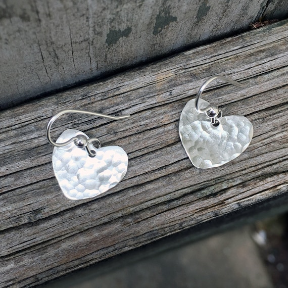 Silver heart outlet earrings dangle