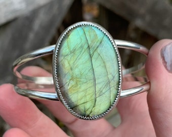 Size Large Labradorite Cuff Bracelet - Statement Green Labradorite Cuff Bracelet - Labradorite Cuff Bracelet - Flashy Labradorite Bracelet