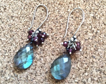 perfect pair- labradorite garnet cluster earrings silver wire gray blue briolette with tiny dark red beads sundance style gemstone boho