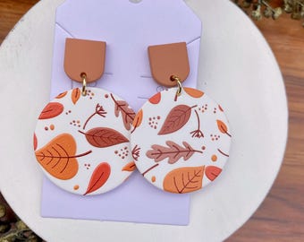 Fall dangle earrings for pierced ears, seasonal earrings, autumn wardrobe, fall leaf earrings