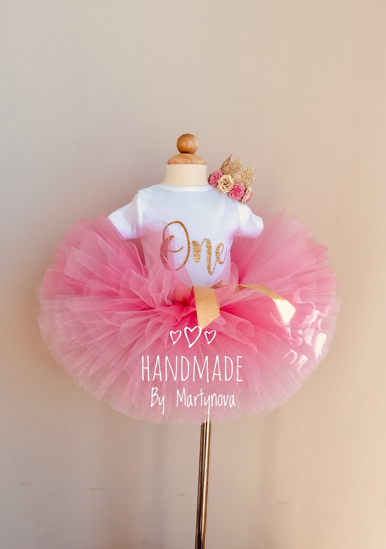 Baby bodysuit Tutu Flower crown Gold crown Personalized Outfit. Baby Girl outfit 1st Birthday Outfit Pink Tutu