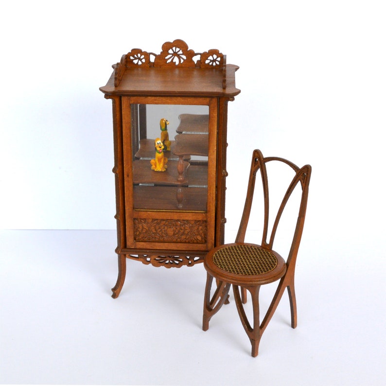 Kit miniature de maison de poupée Art Nouveau Vitrine Cabinet 1:12 image 7