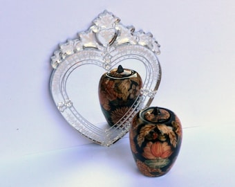 Heart Shaped Venetian Mirror - dollhouse miniature 1:12