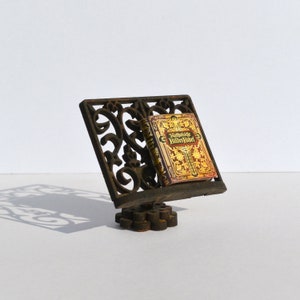 Victorian Bookstand dollhouse miniature kit 1:12