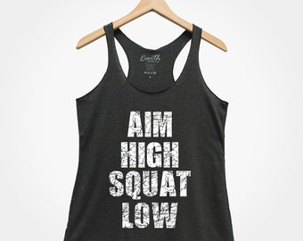 Canotta da allenamento divertente con schiena incrociata: maglietta da palestra Aim High Squat Low