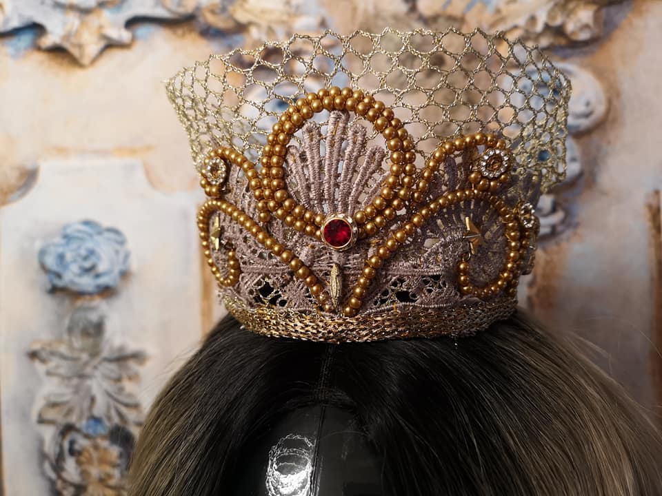 Anne Boleyn inspired masquerade Perseverance crown replica, period…
