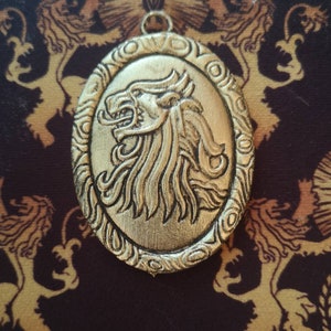 Cersei Lannister inspired season 8 large oval lion pendant necklace cosplay, PLA plastic print medallion.