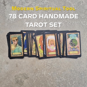 Baraja de Tarot Única | Baraja de Tarot de 78 Cartas | Tarot para Principiantes | Tarot hecho a mano |  Tarot Moderno | Tarot Conspiratorio
