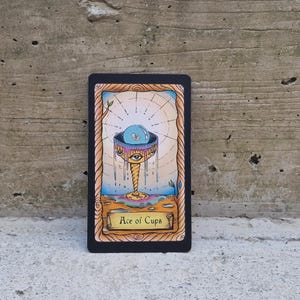 Baralho de Tarô com 78 cartas · Tarô da Conspiração · Tarô moderno feito à mão · Ideal para iniciantes e profissionais imagem 5