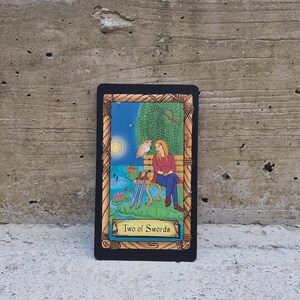Baralho de Tarô com 78 cartas · Tarô da Conspiração · Tarô moderno feito à mão · Ideal para iniciantes e profissionais imagem 6