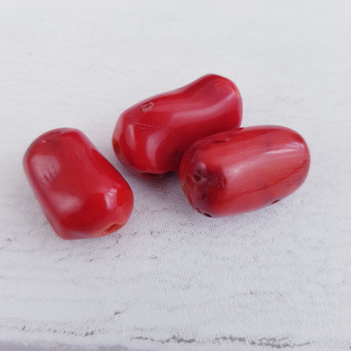 Lot De Perles Anciennes En Corail Rouge Précieux - Forme Tube, Taille 10/18mm (45 Carats)