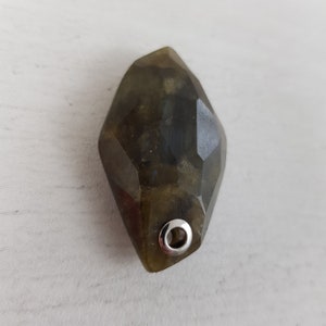 Natürlicher grüner Labradorit 45 mm x 27 mm