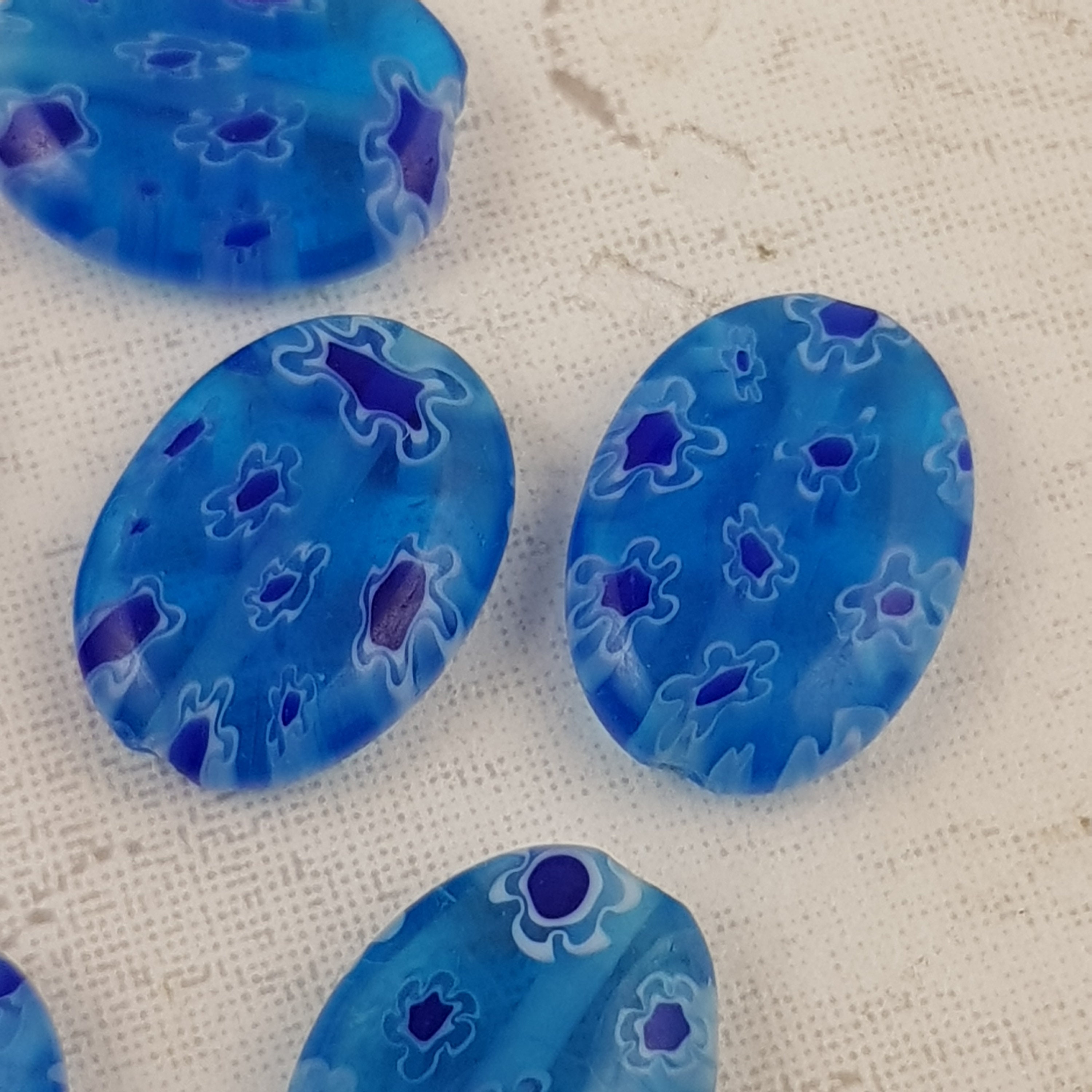 SUPERFINDINGS Perline Millefiori In Vetro - 120 Pezzi 6,4x3,2mm - 10 Colori Con Motivi Floreali - Per Creazione Gioielli Fai Da Te - 3