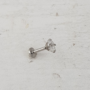 Round swarovski Crystal Prong Flat Back Studs Labret–Cartilage-Tragus bar-Forward Helix-lip piercings #4