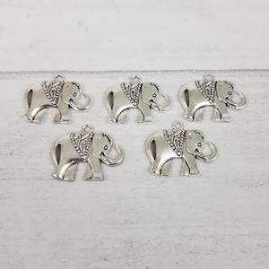 5 x pingente de elefante pequeno de prata antiga