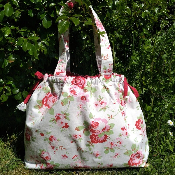 Sac en tissu anglais et lin rouge "Roses de mai"