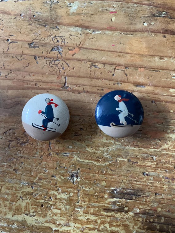 フランスのヴィンテージ手描きスキーモチーフボタン、コレクター