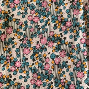 vintage 1970s dress fabric, 210cm length, craft supplies, sewing,dressmaking