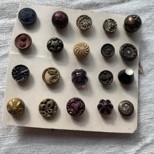 A Guide to Vintage & Antique Buttons: Part II • Adirondack Girl