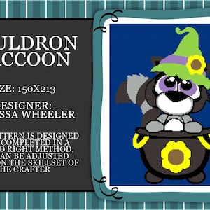 Puede incluir: Un patrón de crochet para un mapache con un sombrero de bruja y sosteniendo una caldera. El patrón tiene 150 puntos de ancho por 213 puntos de alto. La diseñadora es Vanessa Wheeler. El patrón está diseñado para completarse en un método de izquierda a derecha, pero se puede ajustar en función de las habilidades del artesano.