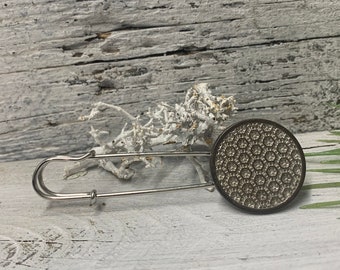 Poncho pin brooch made of metal in blackened antique silver flower of life kilt pin pin as safety pin closure pin