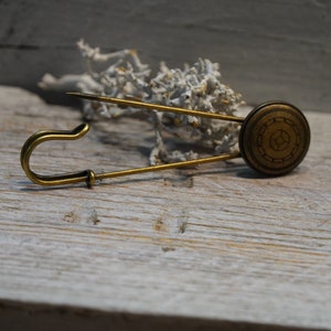 Poncho pin brooch made of metal in bronze with an ornament retro motif kilt pin pin as a cloth pin safety pin closure jewelry image 7