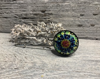 Poncho pin brooch made of metal enamel mandala blue green red yellow pin kilt pin as a lapel pin cloth pin jacket clasp cloth clasp