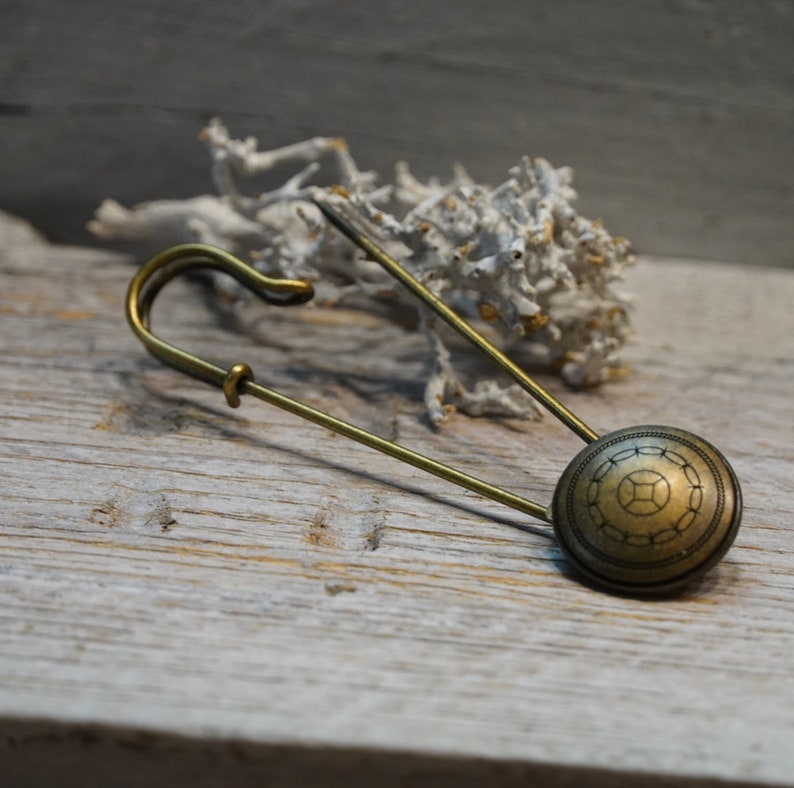 Poncho pin brooch made of metal in bronze with an ornament retro motif kilt pin pin as a cloth pin safety pin closure jewelry image 6