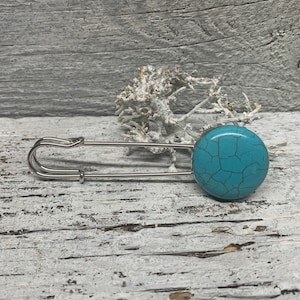 Poncho pin brooch made of metal in silver turquoise craquelure cracks kilt pin as pin cloth pin jacket closure large safety pin