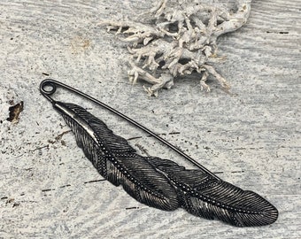 Ponchon needle / brooch metal blackened feather metal kilt needle approx.9 x 2 cm